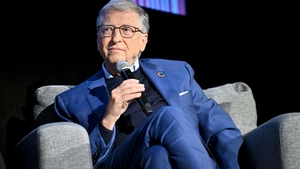 Bill Gates rupe tăcerea după evoluția AI! Ce profesii vor supraviețui inteligenței artificiale