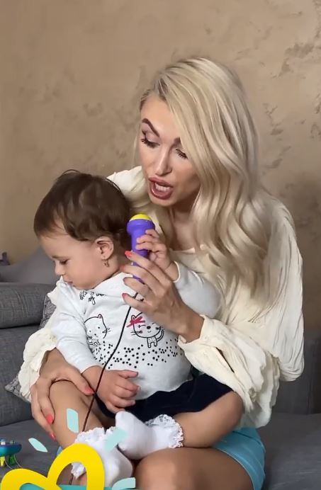 Andreea Bălan a vorbit despre viața sa amoroasă după despărțirea de George Burcea! Artista a dezvăluit ce face când fostul soț vine în vizită la fetițe