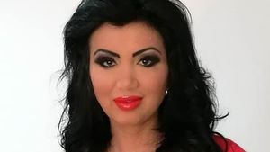 Adriana Bahmuţeanu, blondă! Viorica de la Clejani a reacţionat imediat ce a văzut pozele: ”Sincer? Brunetă...”