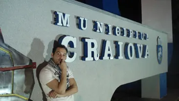 Stefan Stan cutreiera tara in lung si-n lat! Uite in ce orase s-a fotografiat noaptea trecuta!