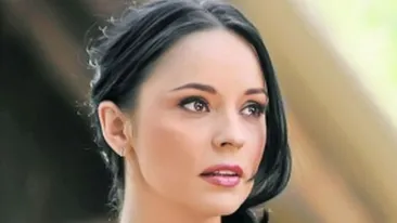 Nu ai văzut-o niciodată pe Andreea Marin când arăta aşa! Uite-o pe Zână la 19 ani, la un concurs de Miss! Îţi place de ea?