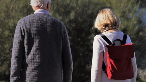Ce a pățit o tânără de 23 de ani, după ce s-a angajat ca badantă în casa unui pensionar de 73 de ani