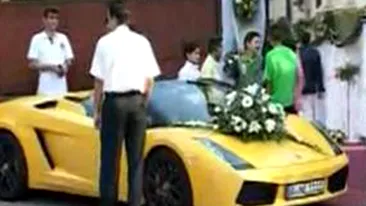 VIDEO Doi copii romi s-au casatorit in Galati! Mireasa are doar 7 ani