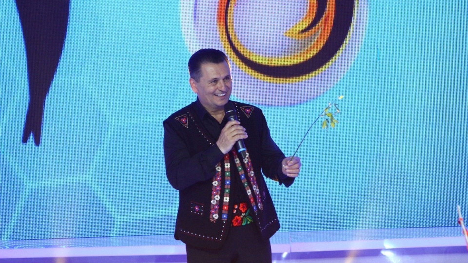 NEA MĂRIN, surpriză de ziua sa, în direct! Iată cum a fost întâmpinat
