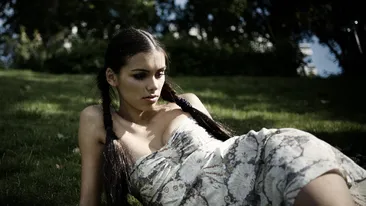 Este manechin de talie internationala, dar ar face orice pentru bani! Roxana Paraschivoiu: As lucra si vanzatoare la aprozar!