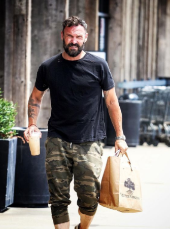 Megan Fox, la braț cu noul iubit. Brian Austin Green e de domeniul trecutului