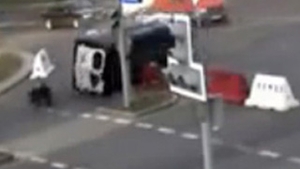 VIDEO Asa ceva se intampla o data la o mie de ani! Nimeni nu are o explicatie pentru faptul ca a ramas in viata dupa accidentul asta! Faza asta o sa te dea pe spate!