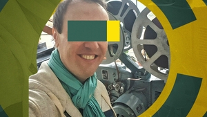 El este celebrul cântăreț care a refuzat participarea la Survivor, Te cunosc de undeva şi... Le-a dat cu flit boşilor de la Asia Express cu zâmbetul pe buze!