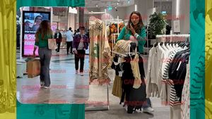 După ce a ”orbit” litoralul cu Rolls-ul de 700.000 €, Bianca Drăgușanu nu se mai poate opri! Și-a făcut fenta și-n mall 