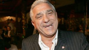 Giovani Becali l-a facut PRAF pe Leo de la Strehaia: "Te-ai facut de c***t, esti un sifonar. Sa vina la mine ca ii dau eu masina"
