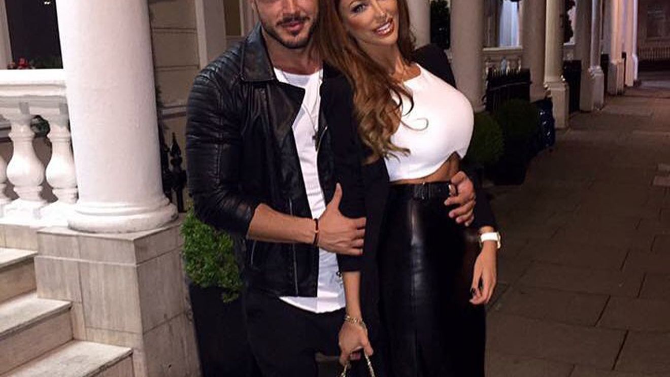 Bianca l-a certat în direct, dar Victor s-a revanşat! Ce gest romantic a făcut prezentatorul, în emisiune