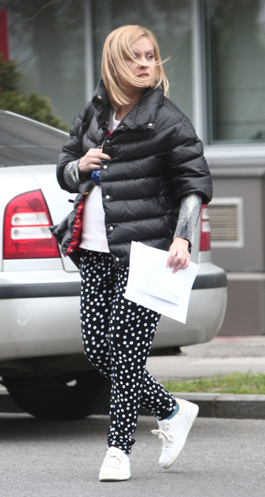 Simona Gherghe mai are extrem de puţin timp până ce va deveni pentru prima oară mămică.