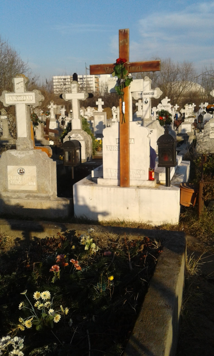 Mormantul lui Vasile Turcu a fost pregătit pentru sărbători