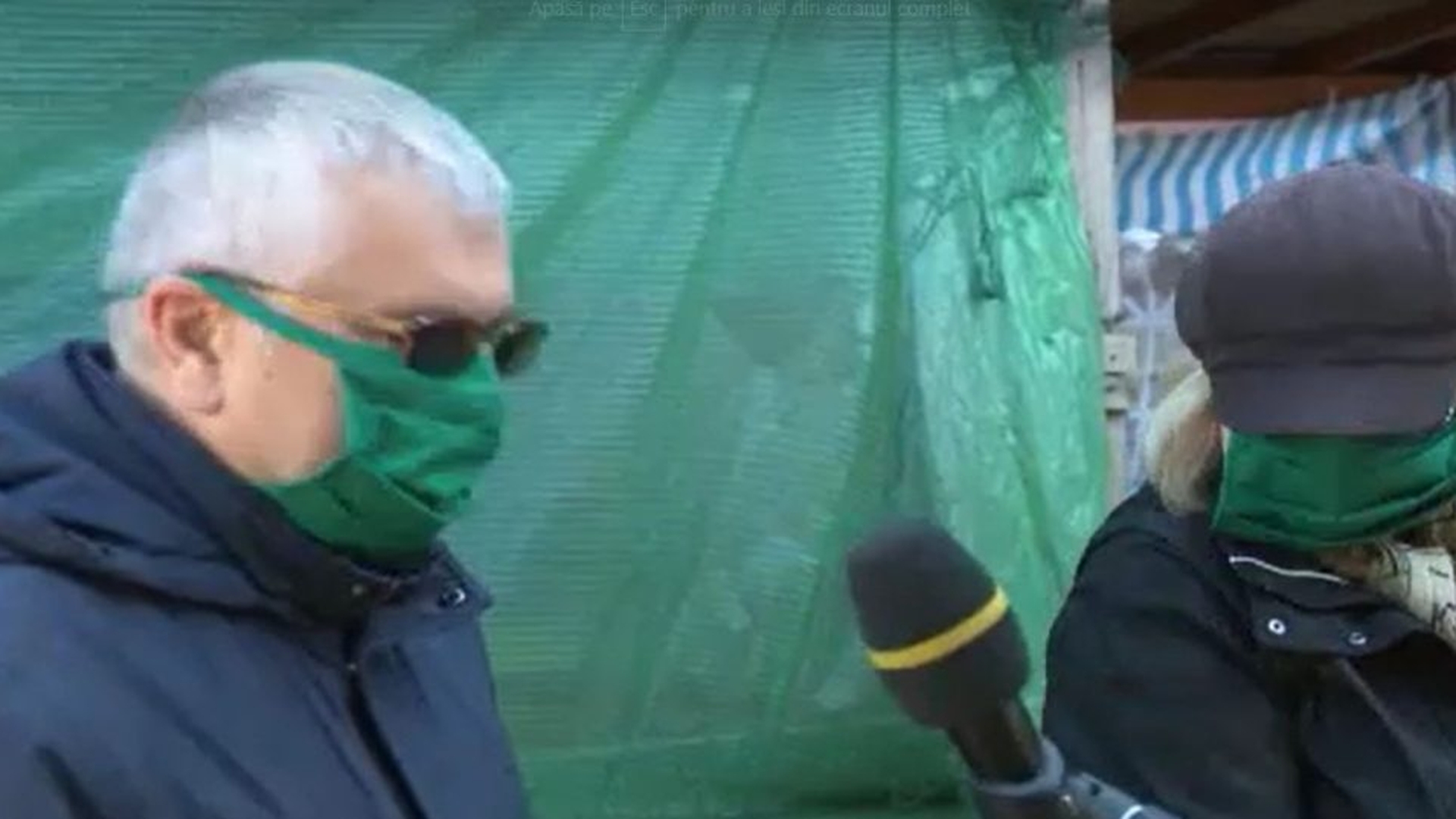 Bătrânii din Capitală se înghesuie la cozi fără a respecta distanța optimă. De ce se tem oamenii mai mult decât de coronavirus