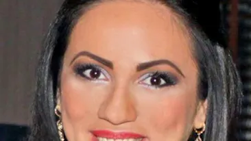 Rocsana Marcu s-a pozat cu un celebru jucator de tenis si o cantareata extrem de sexy! Vezi aici pozele pe care vei fi invidios!