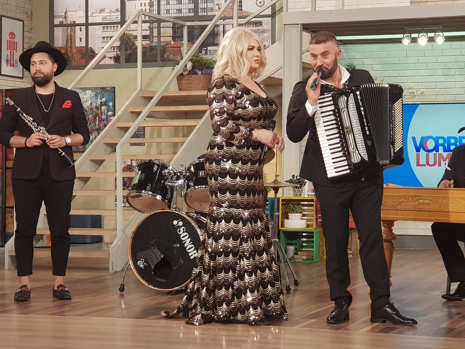 Câţi bani câştigă, de fapt, Viorica şi Ioniţă de la Clejani din muzică! Au ajuns la o sumă record