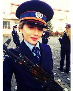 Roxana Urs, cea mai sexy polițistă din Târgu Mureș! Blonda de la MAI face ravagii pe rețelele de socializare