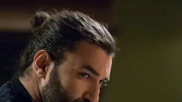 Cum arată părul lui Smiley, după ce nu s-a mai tuns de luni bune