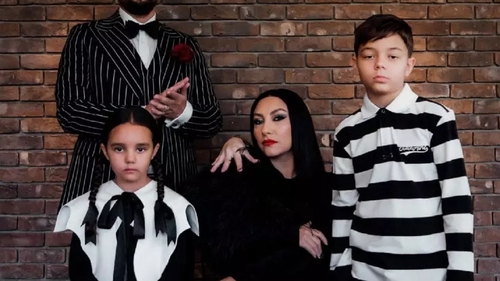 Imagini cu familia Măruță care au strâns zeci de mii de aprecieri pe internet. Cum s-au deghizat de Halloween