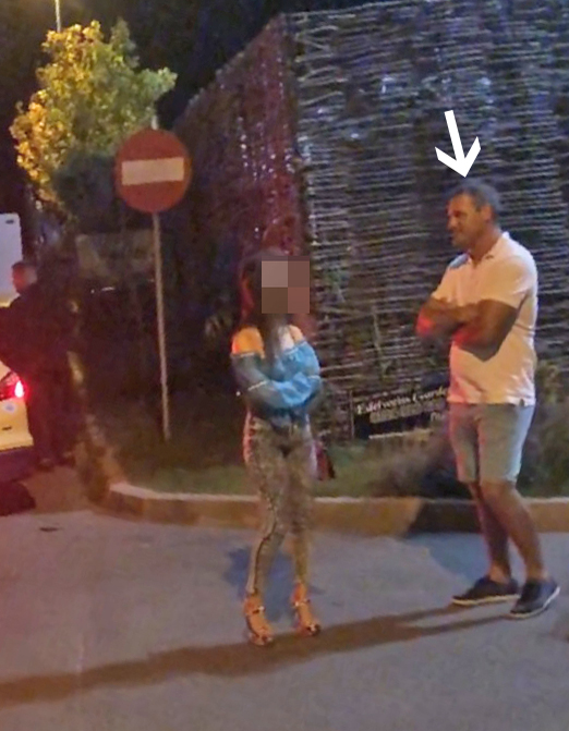 Ionuț Iftimoaie a făcut glume, noaptea, în parcare la Asylum Mamaia cu o sexy-roșcată