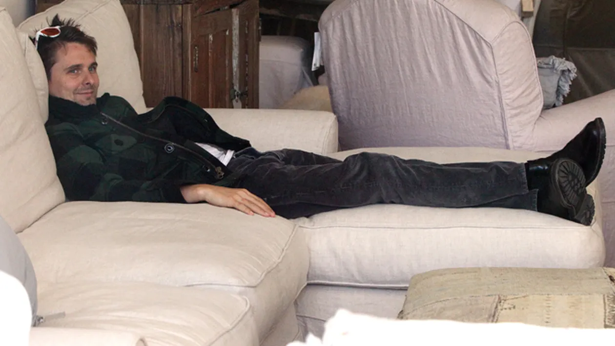 Kate Hudson si iubitul cumpara mobila numai pe probate