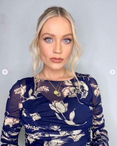 Laura Whitmore a născut în secret primul copil. Prezentatoarea și soțul ei, surprinși când au părăsit maternitatea împreună cu bebelușul