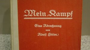 Autobiografia lui Adolf Hitler a fost interzisa in Rusia