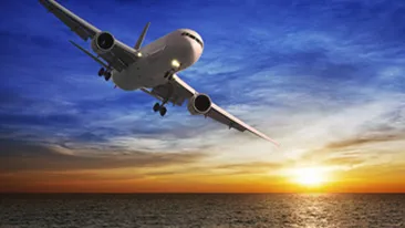 Viata bate filmul! O femeie a pilotat un avion dupa ce sotul ei, aflat la mansa, a lesinat