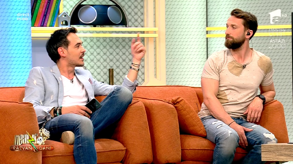 Lidia Buble, certată de Dani Oțil, după ce a venit fără sutien și cu blugii rupți la TV: „Tu, îmbracă-te!”