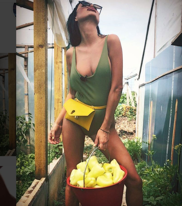 Daniela Crudu, fotografii de infarct! S-a pozat dezbrăcată prin Mangalia și… Imaginile postate de artistă sunt demențiale