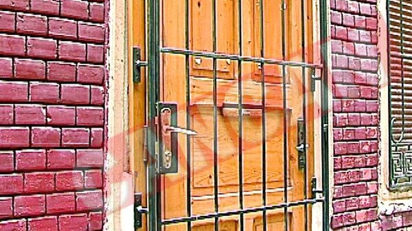 Sute de brasoveni tepuiti de un joc piramidal