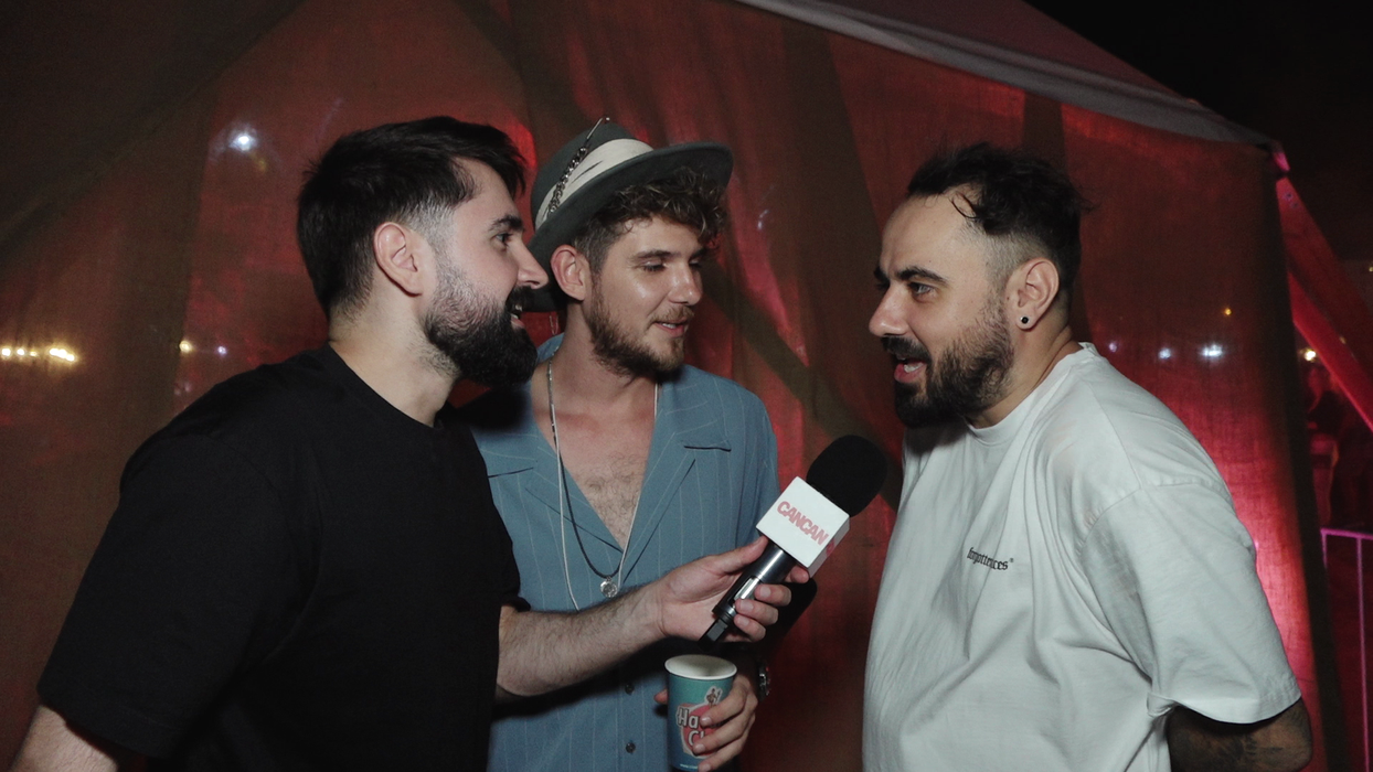 Cuza: "Când eram copil, dădeam drumul la monitor, se încărcau pozele linie cu linie, mă uitam la Mustang. Mi-a ajutat Dumnezeu și mi-am luat. Apoi a doua, la care nu aș fi sperat niciodată, era o dorință nebunească, a fost Carrera. Și pe a treia, să îmi dea Dumnezeu să o vedeți!" (Foto: captură video)