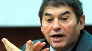 Mihail Vlasov, pus în libertate! Decizia stârneşte revoltă printre deţinuţii de la Penitenciarul Vaslui, care cer şi ei să fie eliberaţi. Un condamnat s-a urcat pe acoperiş