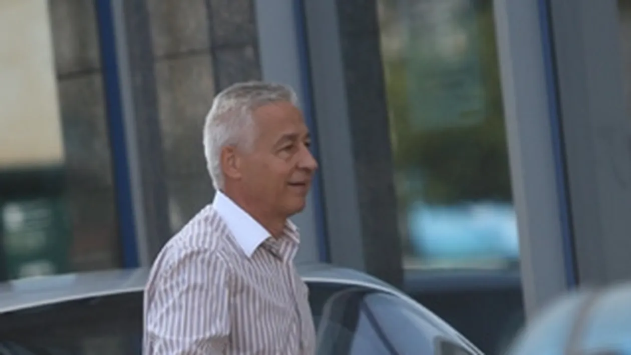 Socrul lui Basescu este tot un zambet de cand fiul sau s-a casatorit cu Eba!