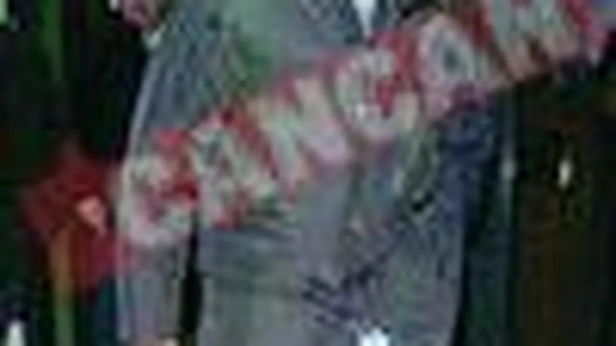 Regina vrea avion ca al lui Abramovici