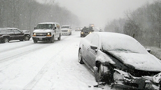 Accident in lant pe A1! Sapte persoane au fost ranite si 20 de masini avariate
