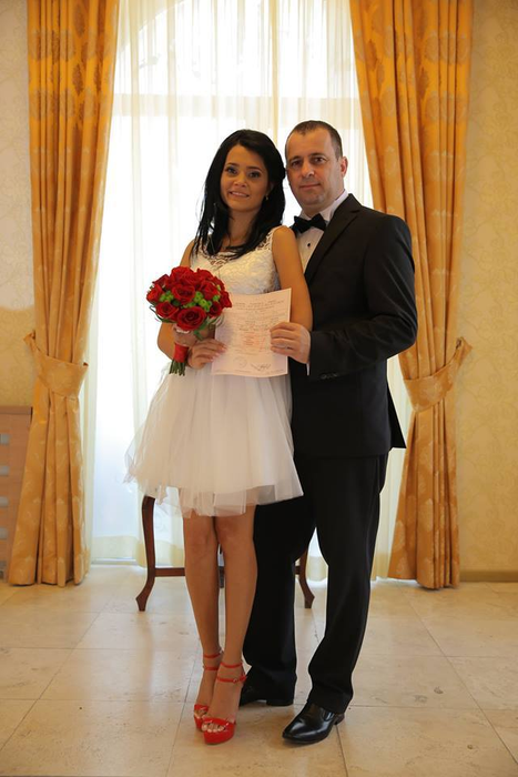 Diana de la ”Insula iubirii” împreună cu fostul soţ, la cununia civilă