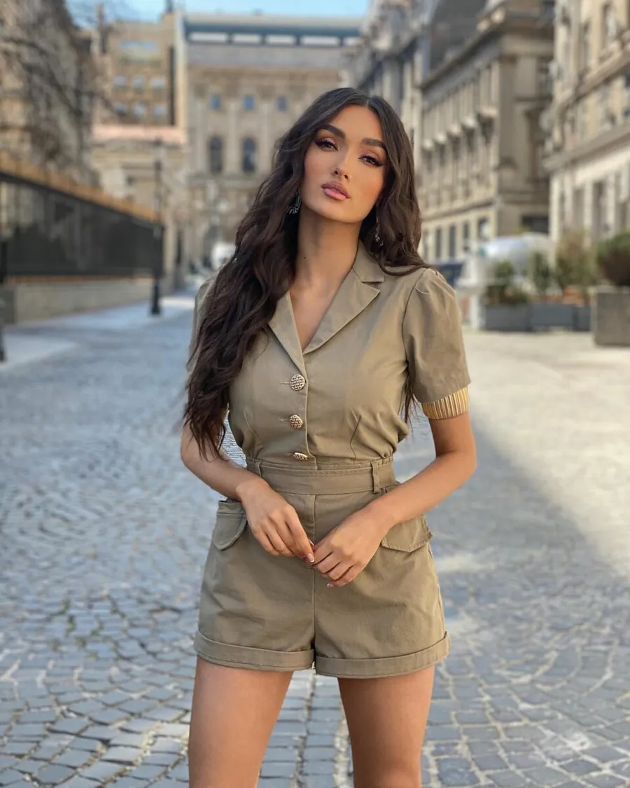 Viviana Sposub prezintă matinalul de la Kanal D, alături de Bursucu și George Tănase / (Sursa: Instagram)