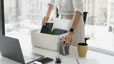 Peste 3.000 de angajați dați afară din administrația locală într-un județ din România