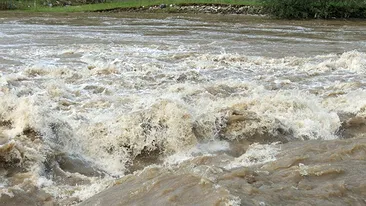 Autoritaţile au emis COD GALBEN de inundaţii pentru mai multe regiuni din România! Vezi zonele vizate de această avertizare