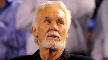 Kenny Rogers renunta la operatiile stetice: La varsta mea ar fi un pericol