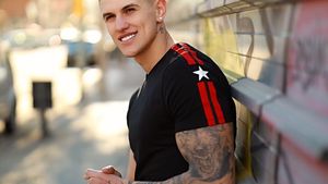 Cine este de fapt Alex Delea, câștigătorul Survivor România 2022. Dramele prin care a trecut barmanul