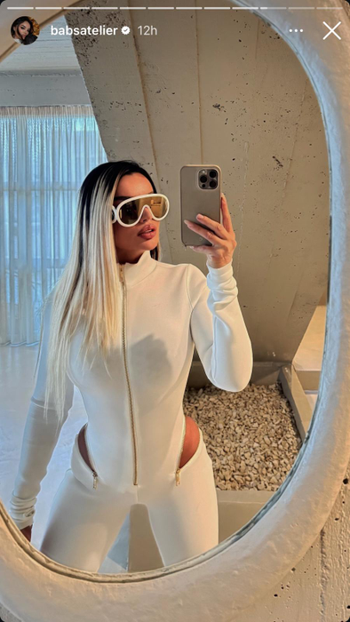 Claudia și-a tras ”babs”? S-a fotografiat cu un bărbat în ipostaze tandre, apoi a șters imaginea