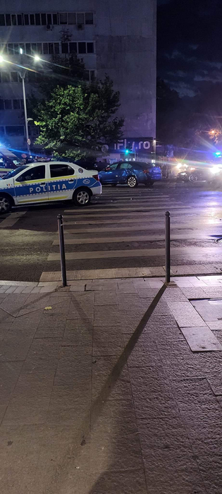 Accident grav în București, pe o arteră principală - două persoane au ajuns la spital