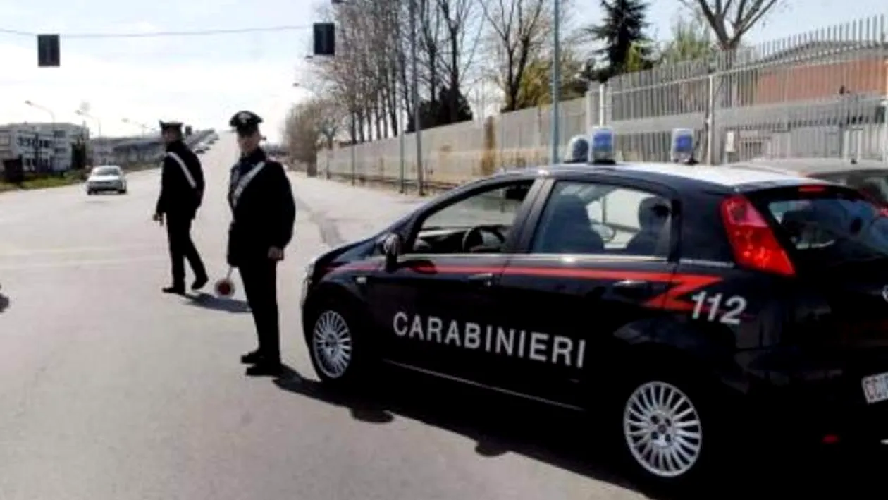 Şofer român de TIR, găsit mort pe o stradă din centrul Italiei. Carabinierii l-au descoperit fără suflare în cabina camionului