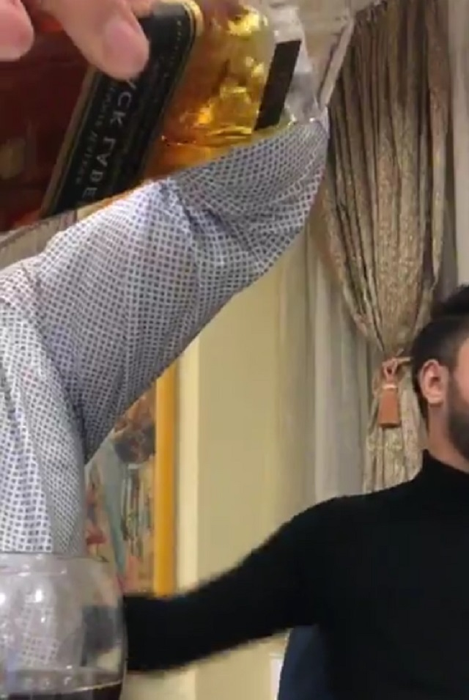 Înainte să provoace accidentul mortal, interlopul a făcut un gest pentru care mulţi îl condamnă acum. Imaginile la care rudele şi prietenii au plâns