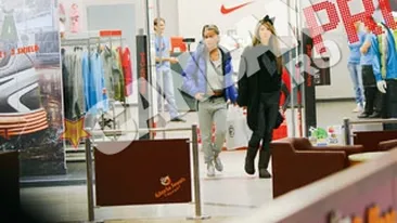 Vecina Vancea umbla iarna cu buricul gol!