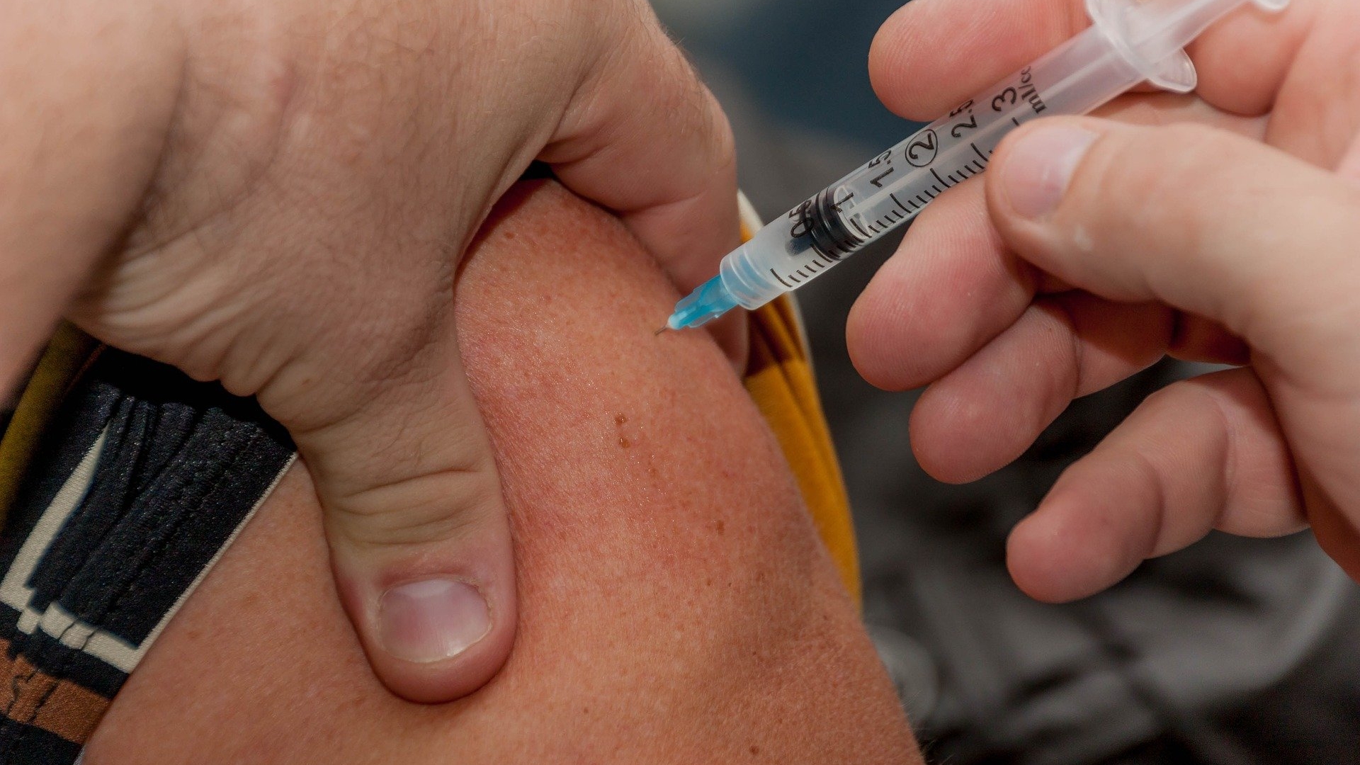 Vaccinarea anti-COVID, în scădere continuă! Încetinirea campaniei de vaccinare se vede de la o zi la alta