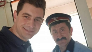Cum a ajuns acest controlor de tren din România vedetă pe internet! El a întrebat un călător dacă...