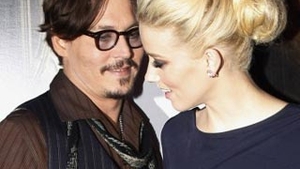 Si-a pierdut mintile cu trei blonde! Uite cu cine s-a iubit Johnny Depp pe la spatele Vanessei Paradis!